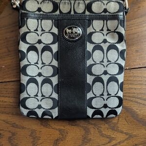 Coach Sutton Crossbody Purse Khaki Brown Authentic Bag – H1076-43976